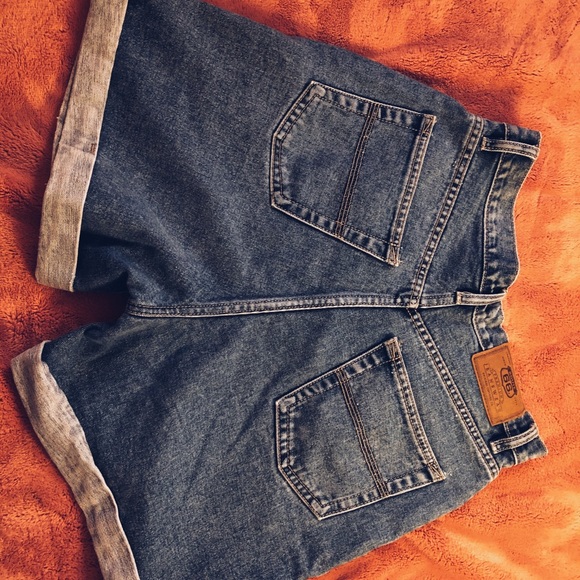 barely worn, high-waisted mom jean denim shorts - Picture 1 of 2